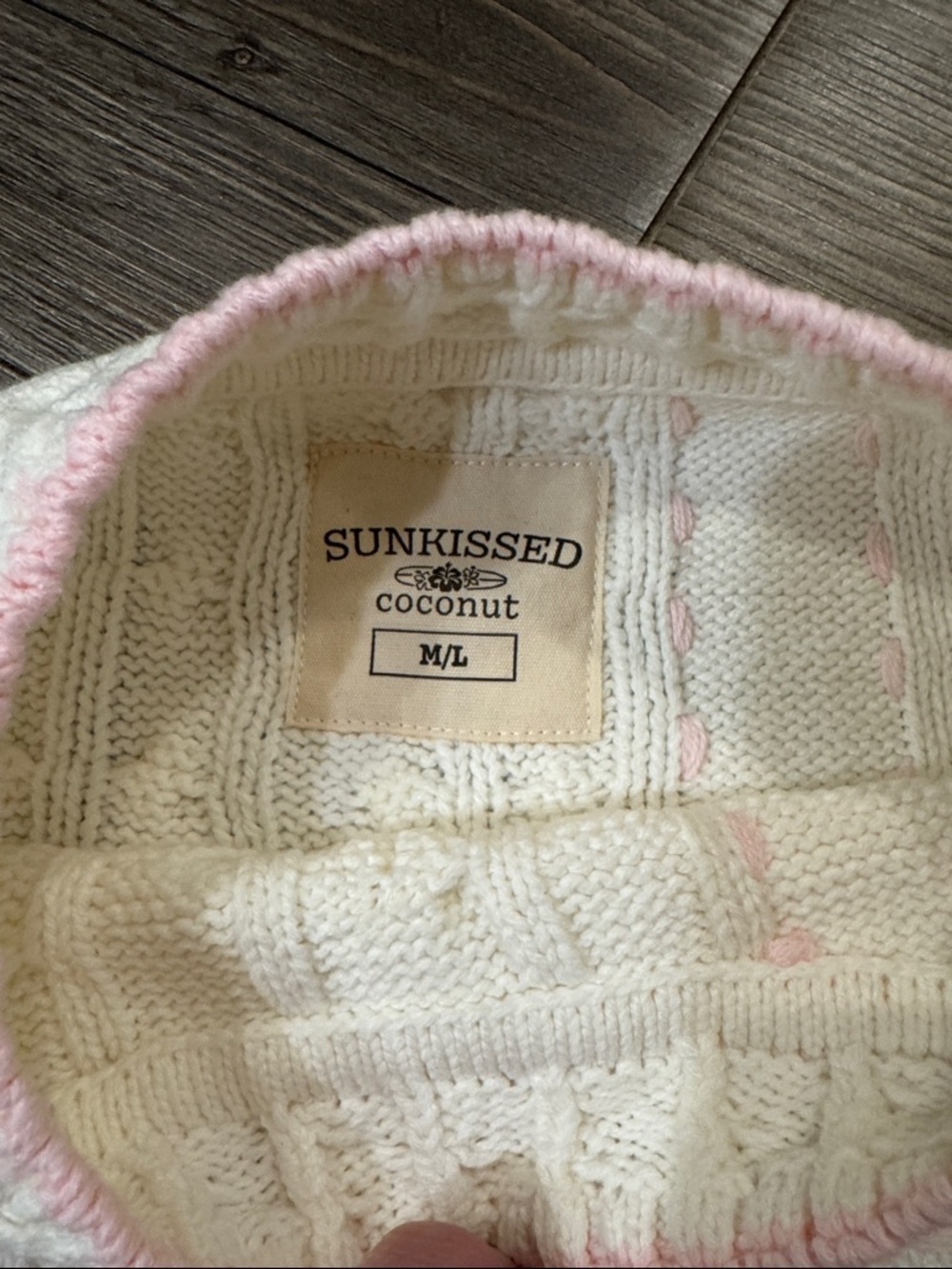 🆕 Sun-kissed Coconut Cable Knit Crewneck Sweater with Pink Trim. M/L. NWOT!🎉 - Picture 2 of 3
